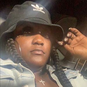 Meet your Posher, Johnae